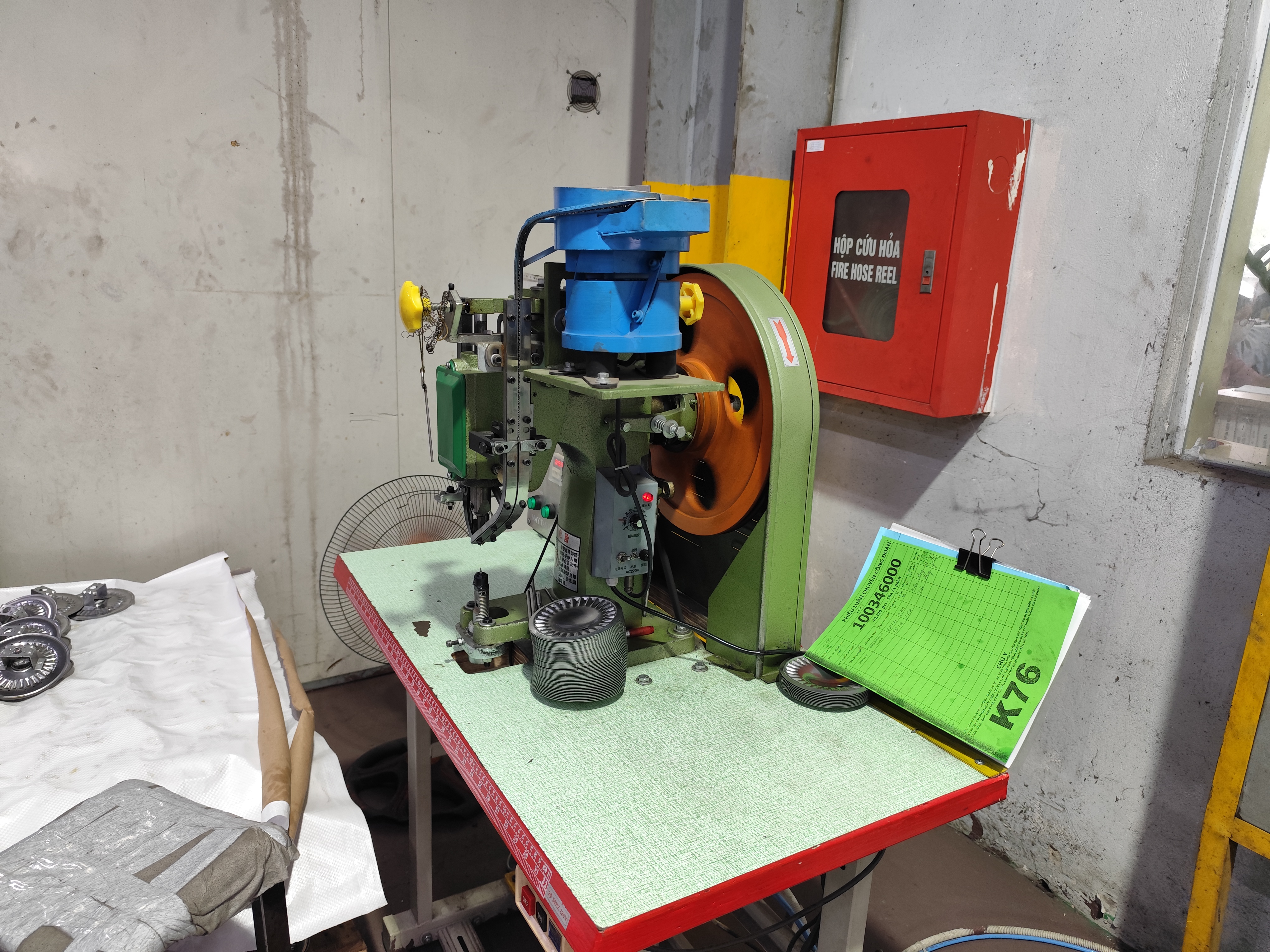 Automatic Screw Driving Machine.jpg